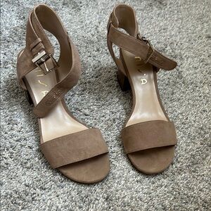 Women's Tan Suede Sandals